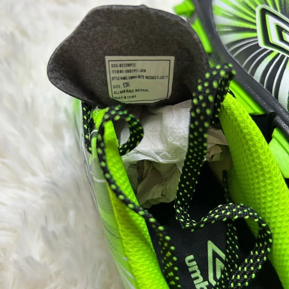 Umbro Kids Neon Green and Black soccer cleats #soccercleats#soccer#Sport#athlete
